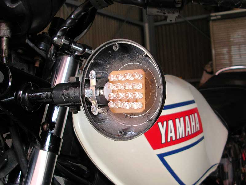 RZ250のウインカーをLED化